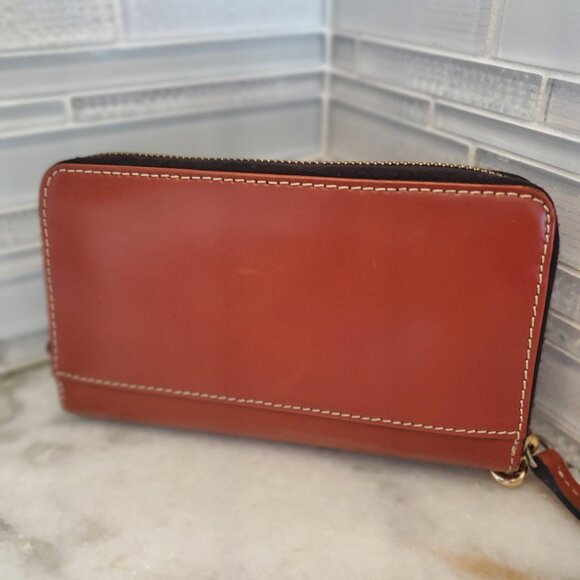 NWOT Dooney and Bourke Selleria British Tan Med Zip Wristlet - Picture 5 of 10